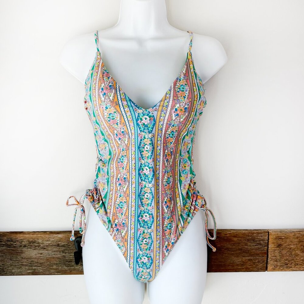 NWT O'Neill Julie Imperial One-piece Swimsuit‎ With Removable Push Up Cups M